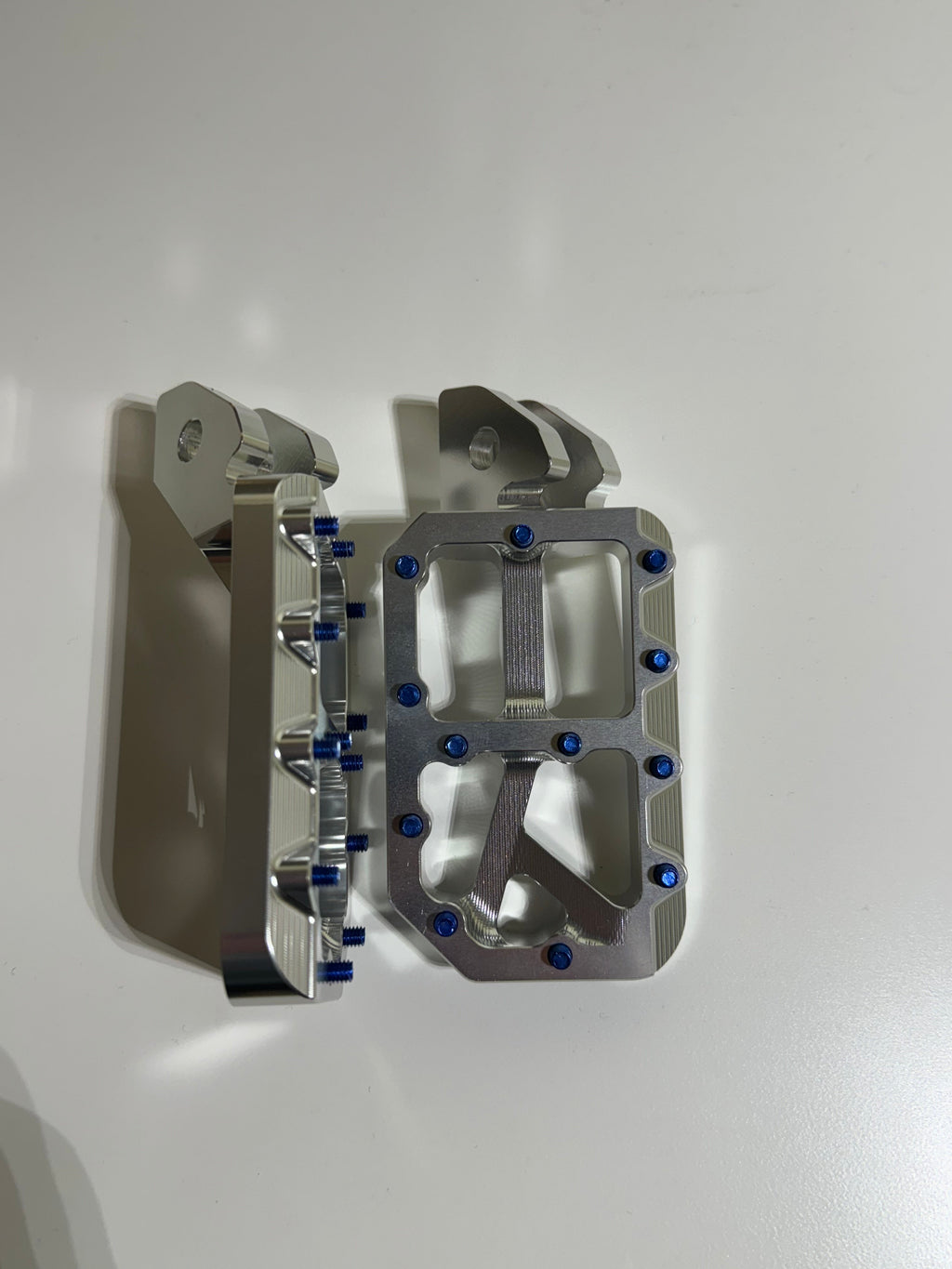 Mxp foot pegs 4 week pre order
