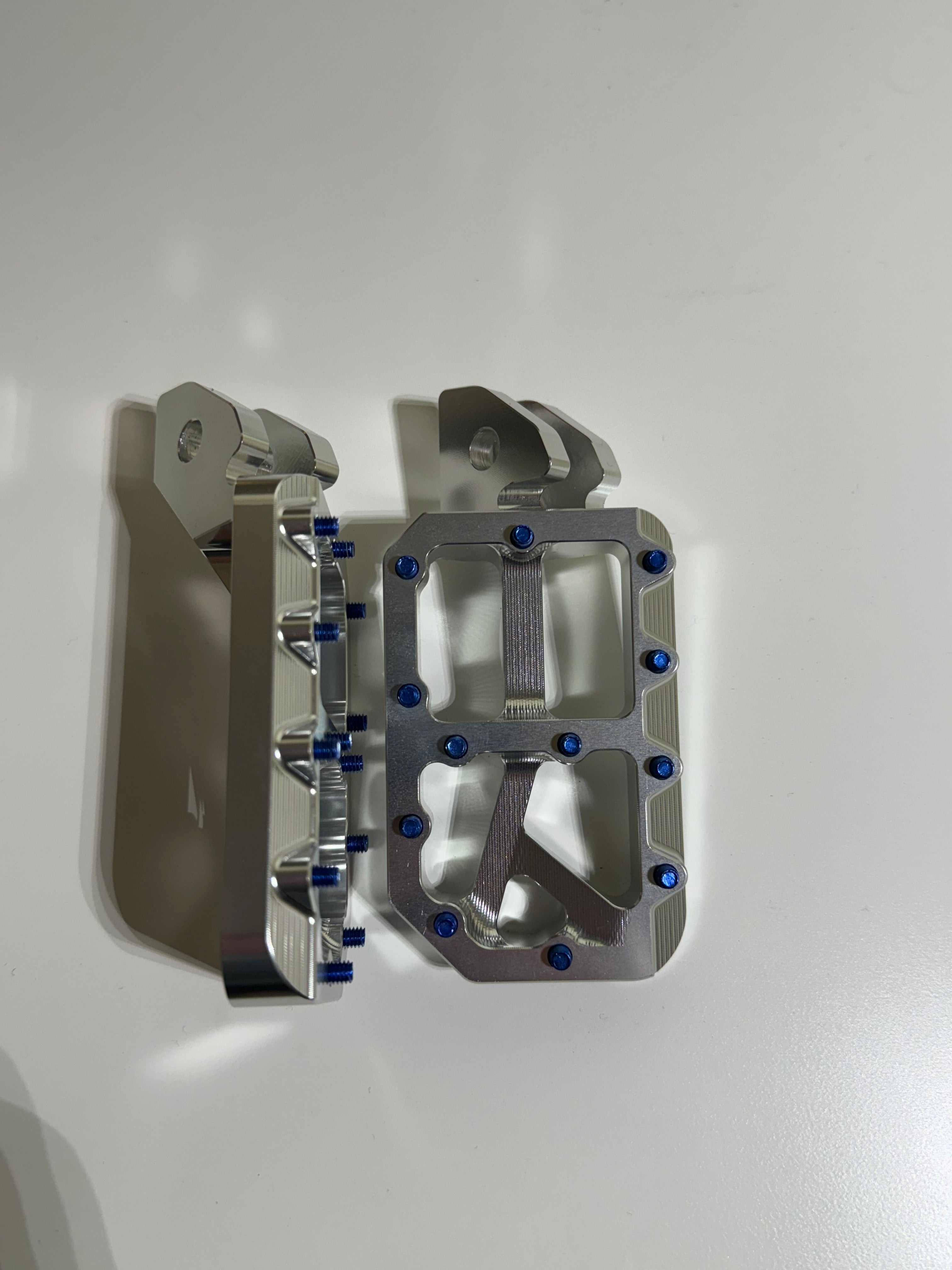 Mxp foot pegs 4 week pre order