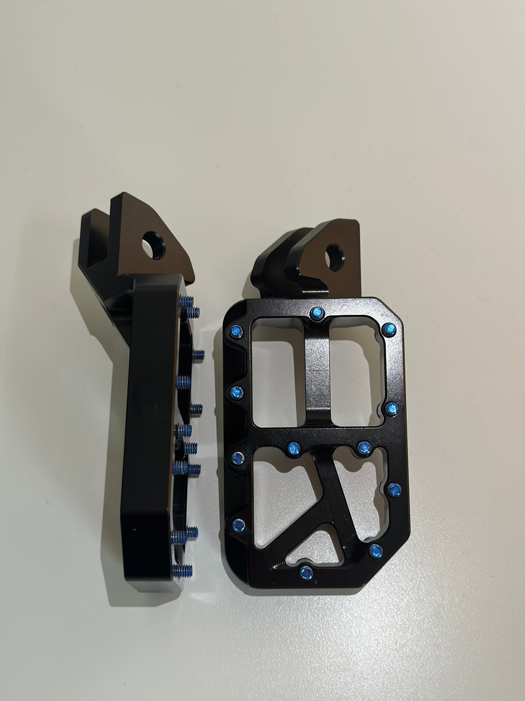 Mxp foot pegs 3 week pre order