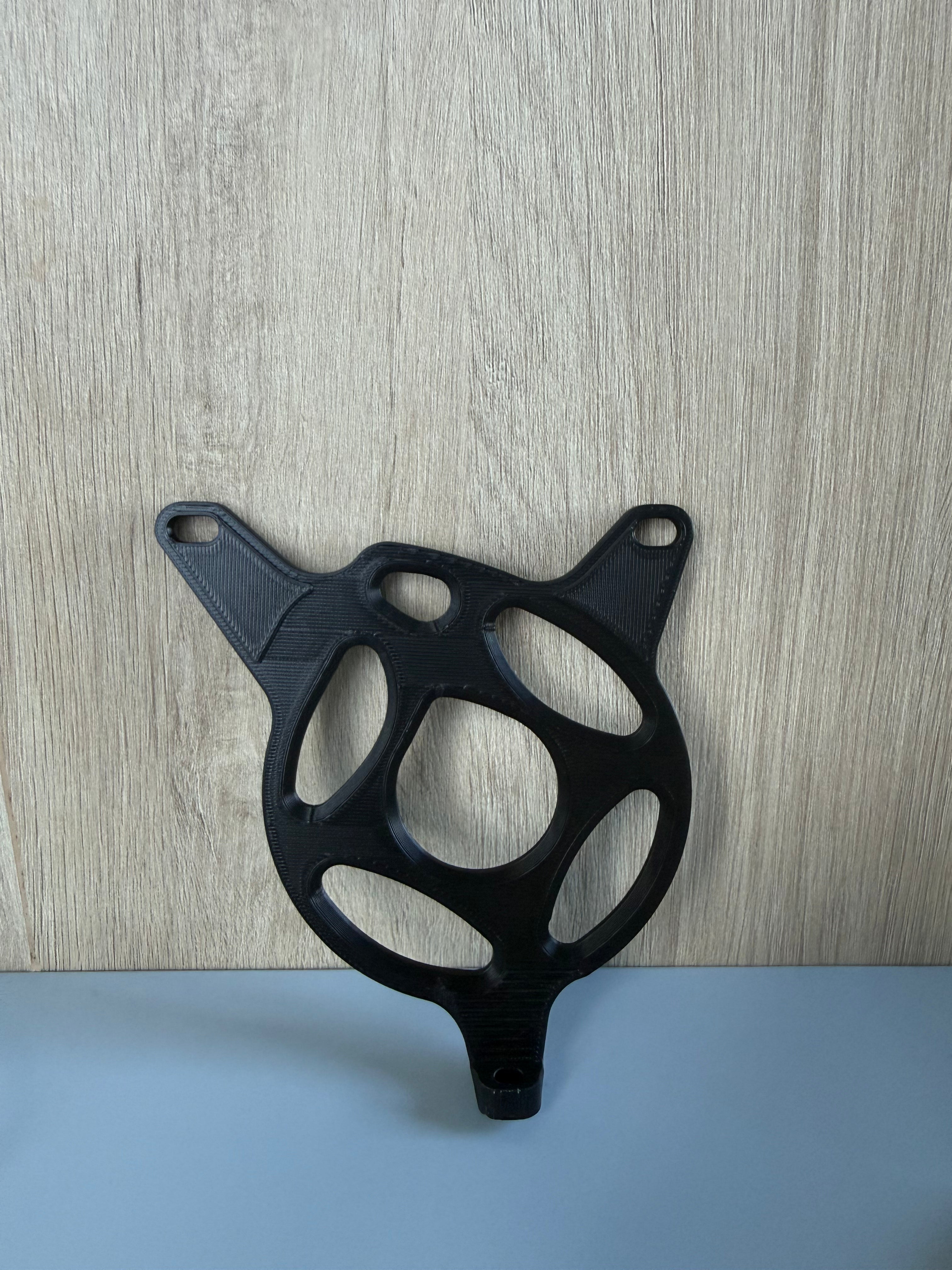 Tuttio motor cover